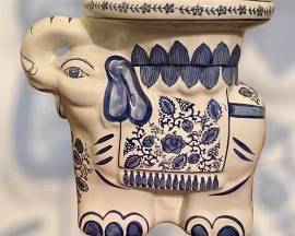 Small blue & white elephant garden cocktail table