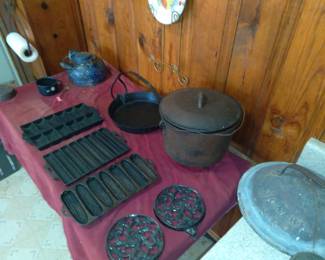 Rare 1887 Wenzel cadt iron cookware