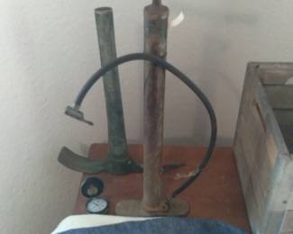 US MC JEEP TIRE PUMP, COMPASS