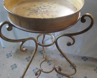 Decorative plant stand 