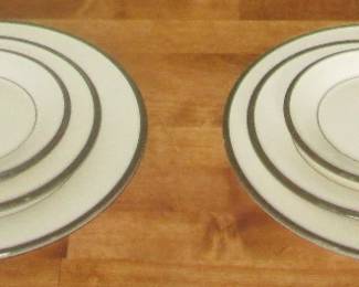 Lennox set of 4 piece dinner set 
