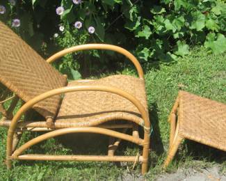 Reclining rattan lounger 