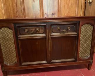 Vintage Magnavox record player and radio