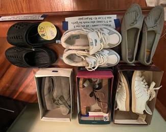 Women's shoes - Size 5 - 5 1/2 
