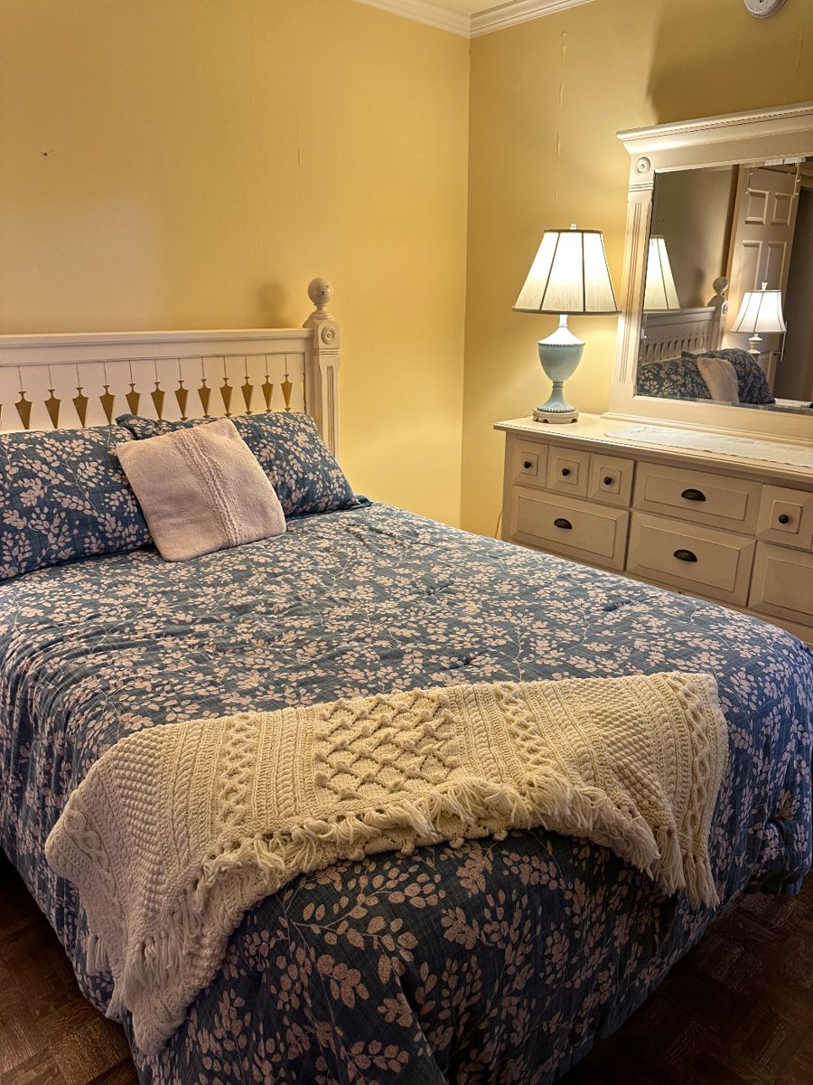Riverside furniture bedroom set