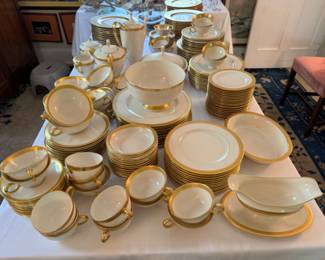 Lenox "Lowell" china service for 12 plus tea & coffee set grave & vegetable tureen approx. 107 pieces