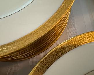 Lenox "Lowell" china service for 12 plus tea & coffee set grave & vegetable tureen approx. 107 pieces