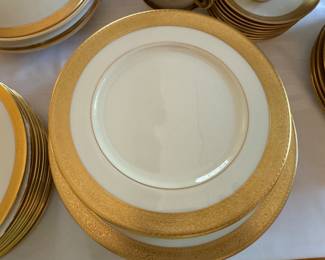 Lenox "Westchester" dinnerware 8 dinner plates, 8 salad plates, 7 cups & saucers