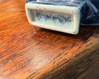 Small Chinese blue and white snuff bottle