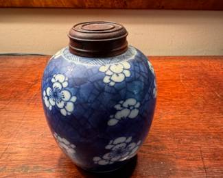 Diminutive Chinese blue & white covered jar                4.5"h x 3.5"w