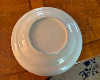 Rose Medallion plates 9.5" diameter  6 pc.                          plus 2 others with chips