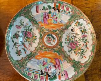Rose Medallion plates 9.5" diameter  6 pc.                          plus 2 others with chips