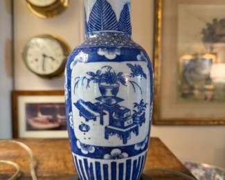 Small Chinese blue & white lamp 