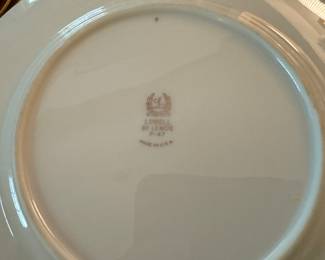 Lenox "Lowell" china service for 12 plus tea & coffee set grave & vegetable tureen approx. 107 pieces