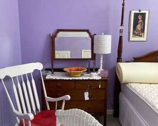 ANTIQUE DRESSER WITH MIRROR