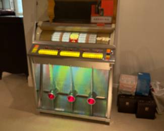 Seeburg Selectomatic 200 - excellent condition, fully loaded 