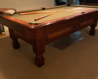 Thomas Aaron Billards Enclosed Pocket Table 