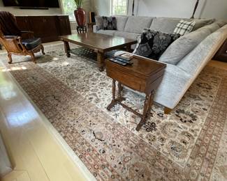 Beautiful hand knotted Rug  -  18' x 12"  - immaculate 