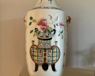 Chinese 19th C. Vase Rose Famile 