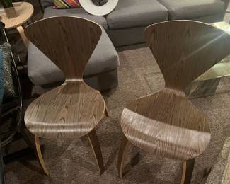 Chairs
Pair $50
313-468-5111