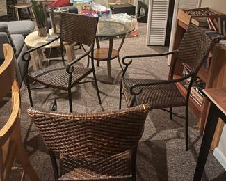 4 rattan chair w/iron black frame
Mint
$100 set of 4
313-468-5111