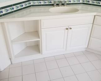 Bathroom cabinetry