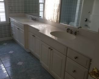 Double bath vanity
