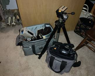 Sanyo Video Cassette Recorder/Camera & Quick Set Husky Tripod