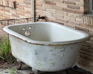 Cast Iron Claw Foot Tub