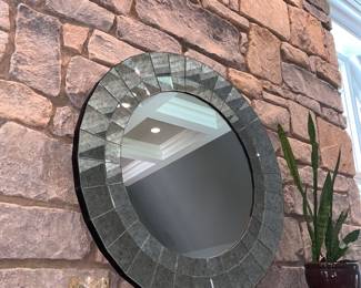 Great, looking mirror