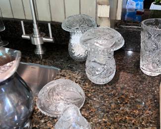 Call Crystal receptacles with lids