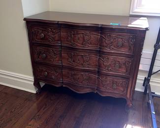 Henredon dresser