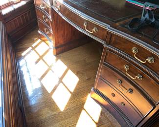 Lord buxton leathertop executive desk