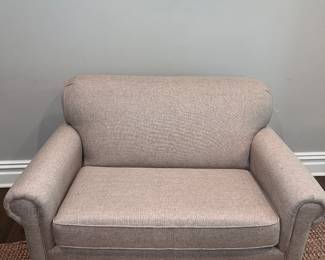 Sleeper sofa w/automatic air mattress
MINT CONDITION