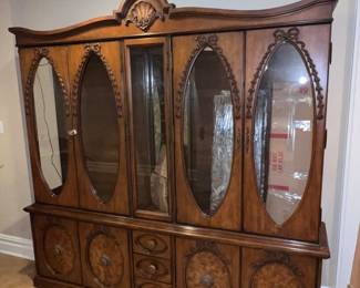 Cool looking cabinet/ paint me !