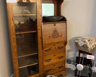 1800’s wooden pie chest 
