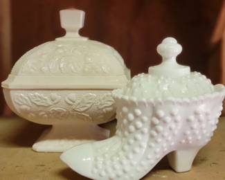 Milk glass 