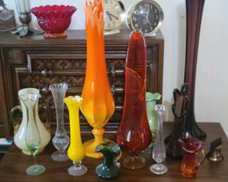 Assorted swung glass and blown glass 