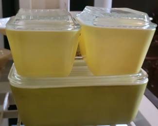 Pyrex " Verde" refrigerator dishes 