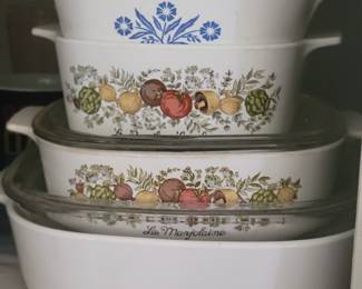 Corning bake and serve casserole dishes 