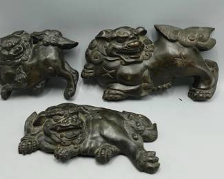 LOT OF 19c ANTIQUE CHINESE BRONZE FOO DOG STATUE PLAQUES SCULPTURE