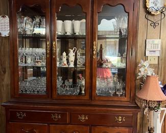 Thomasville china cabinet
