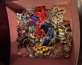 Costume jewelry 