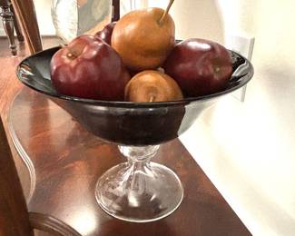 Black glass bowl with fruit