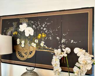 Dramatic oriental hanging screen