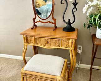 Feminine wicker vanity set