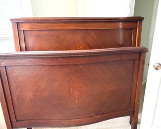Vintage full/queen bed