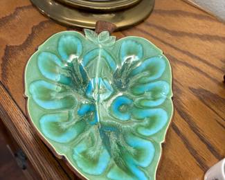 Enamel leaf dish