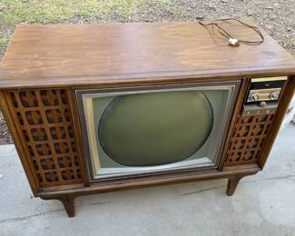 Don't forget to stop by and see this vintage television set.  RCA Victor, New Vista.