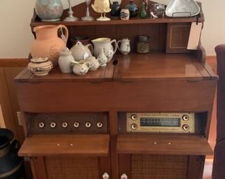 Vintage DeWald Hi-Fi with turntable